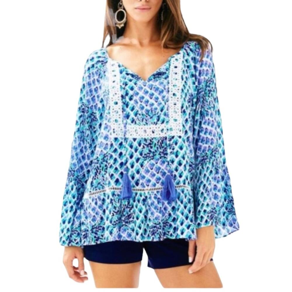Lilly Pulitzer Amisa Top Size S bell sleeves Pineapple print